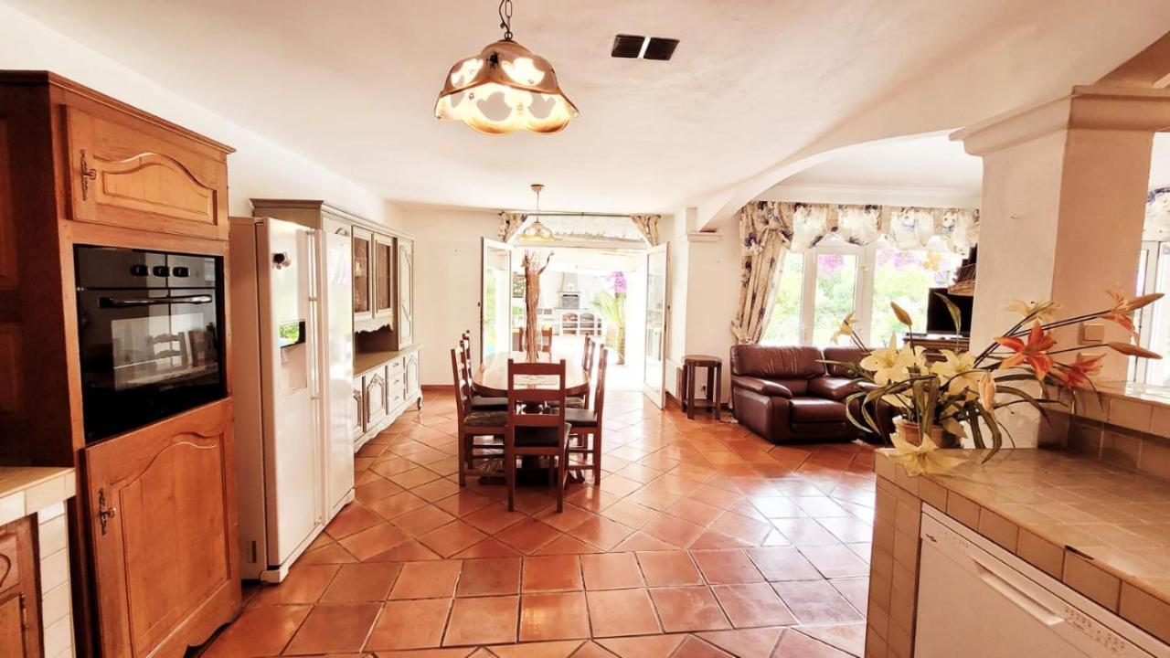 Villa Provencale A Sainte Maxime, Golf De Saint Tropez Exteriör bild